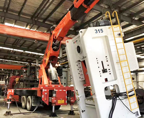 灵璧县附近随车吊出租，轻松解决运输难题